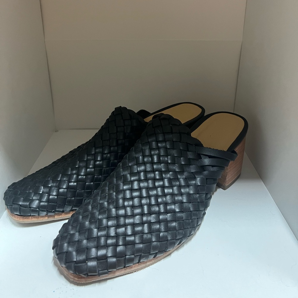 Nisolo Black Woven Mules